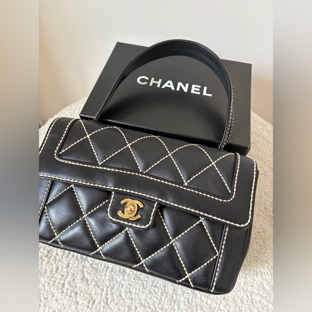 CHANEL🔥100% Authentic Chanel Top Handle Handbag-Rare Vintage Black Leather 🔥
